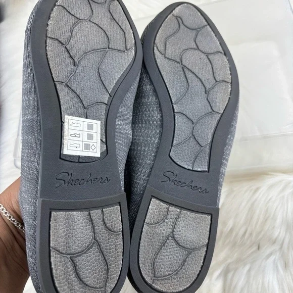 Skechers Women's Gray Flats - Picture 6 of 7